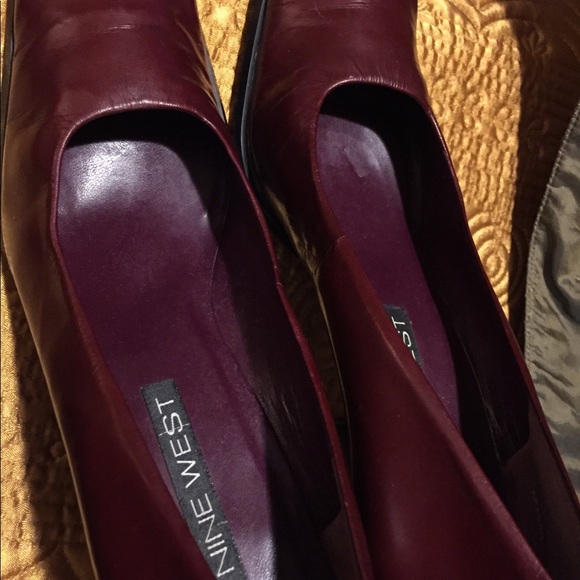 Burgundy Dress Pumpsc - Picture 2 of 4